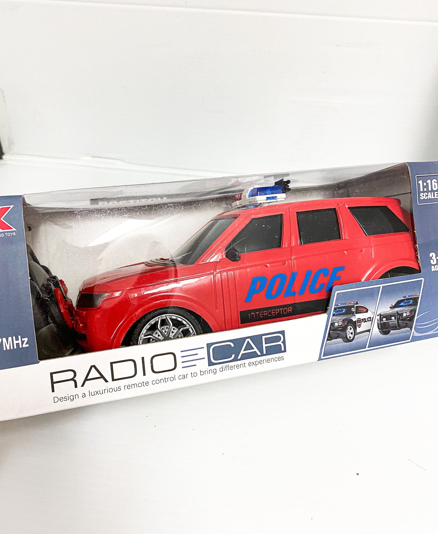 Red Land Rover Police - Remote Control